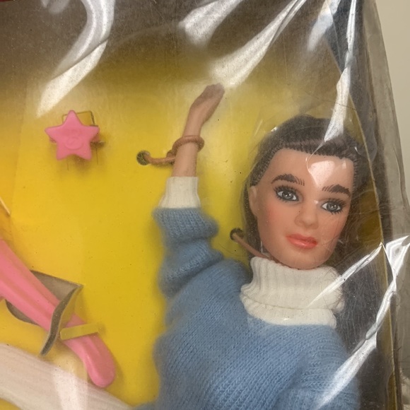 Vintage ljn Brooke Shields Posable Doll #8833 - Picture 2 of 8